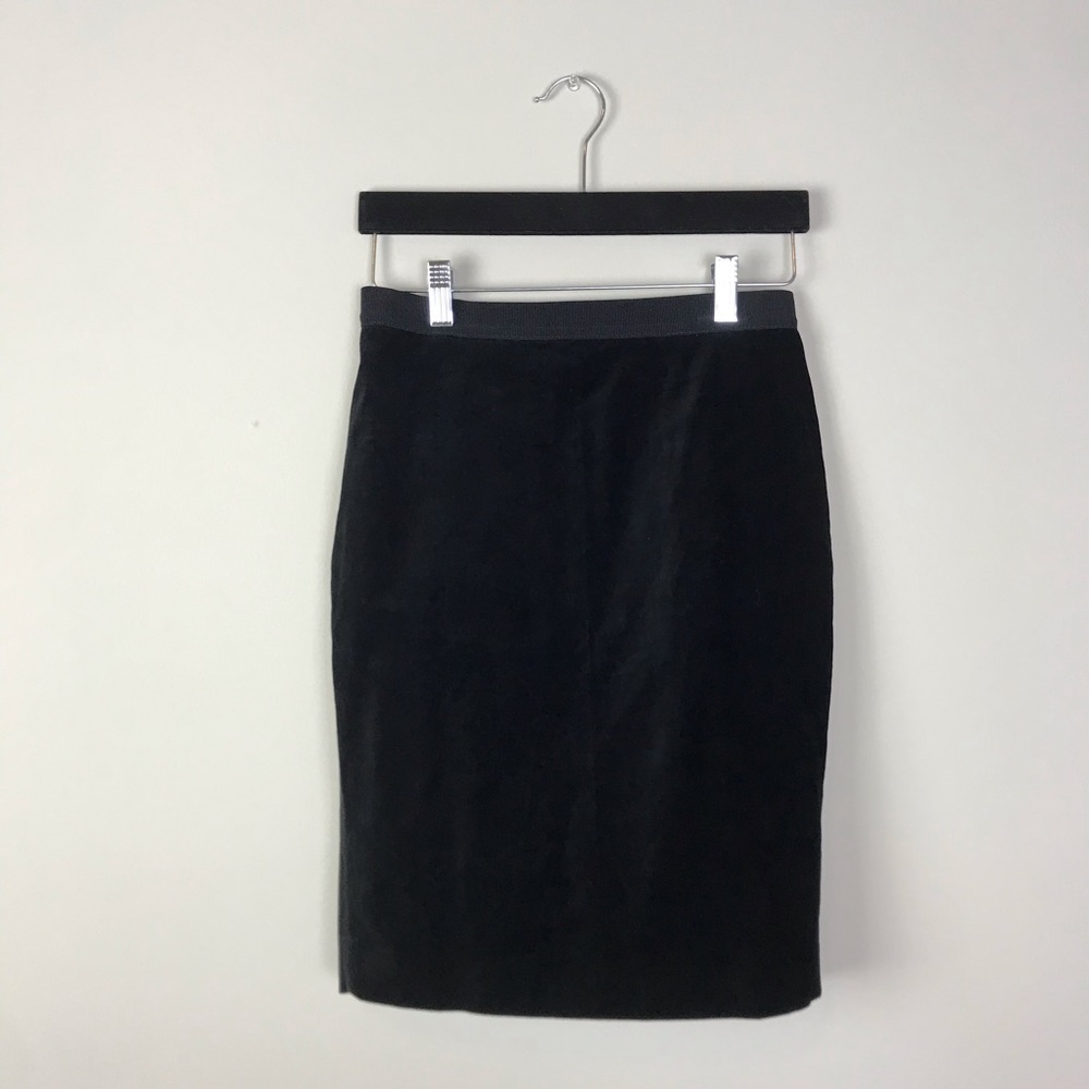 🍉 10 for $15 🍉 Ann Taylor velvet skirt